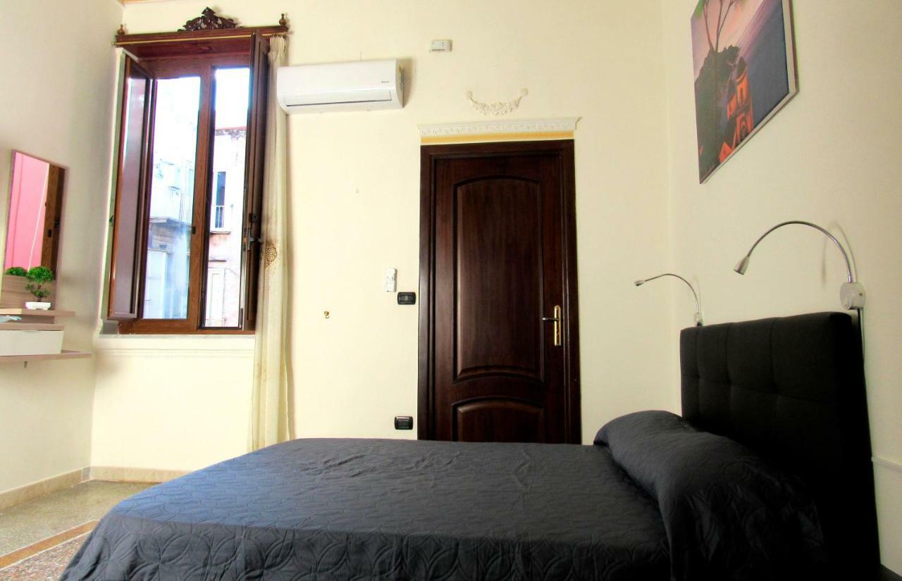 Il Rifugio Di Garibaldi Bed & Breakfast Naples Exterior photo